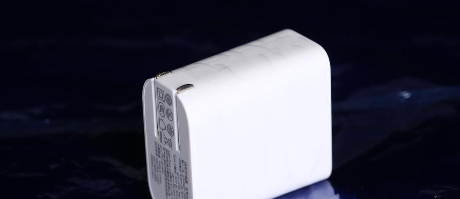 以倍思苹果充电器使用体验全面解析（高品质快充全方位保护您的设备）
