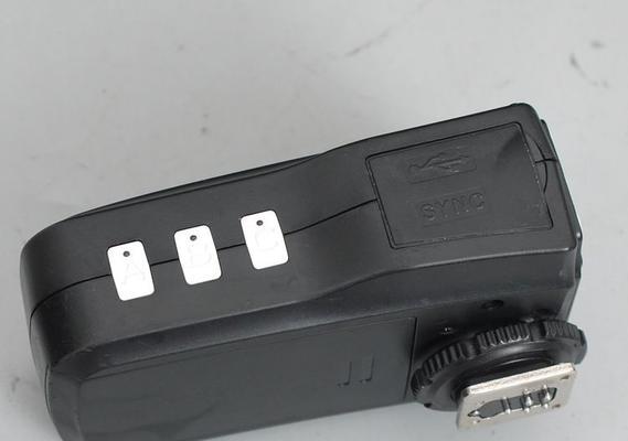 探究品色引闪器的效果及应用（解密品色引闪器的神奇魅力，助你焕发个人魅力）