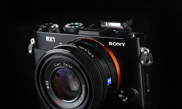 探讨SonyRX1相机的卓越性能（一款全画幅便携相机的绝佳选择）